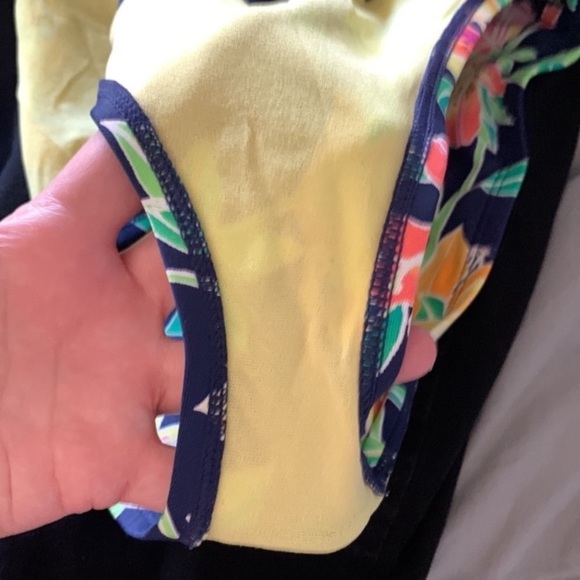 Tommy Bahama® Sun  Lilies Twist Front
Shirred Bandeau One Piece size 8 - Picture 8 of 11